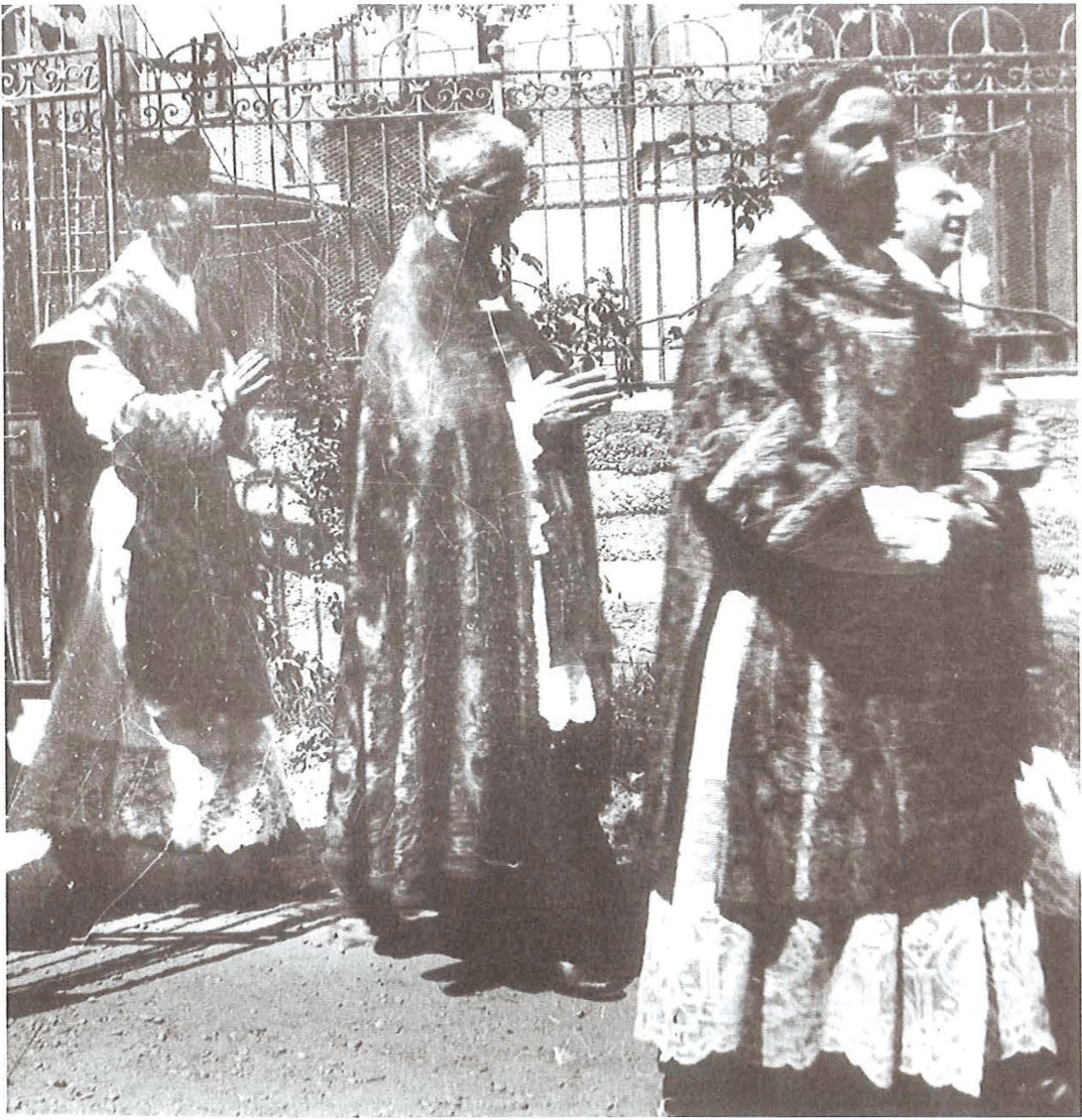 10 Giugno 1928 - Don Eugenio si avvia alla chiesa  per celebra.re la su.a prima S. Messa, all'Oratorio del Patronato Sant'Antonio 