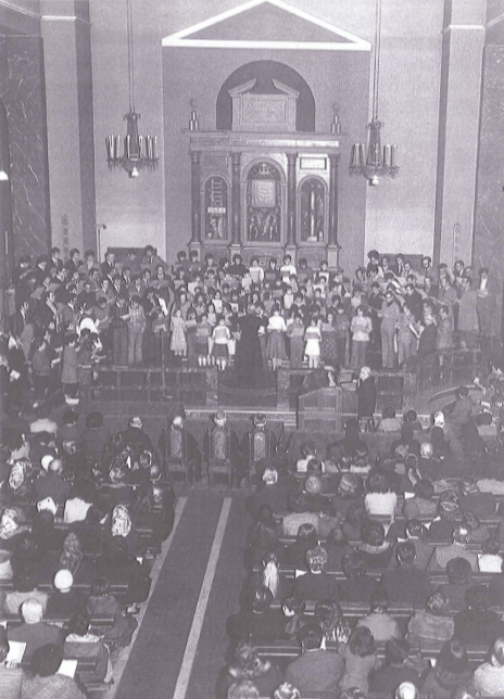 28 Marzo 1975 La Schola Cantorum dell'Oratorio
