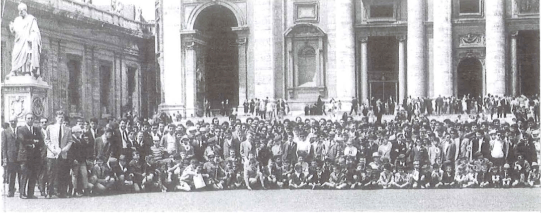 31 Maggio 1964 - Città del Vaticano: i gitanti in Piazza San Pietr-odopo la S. Messa celebrata da S.S. Paolo VI