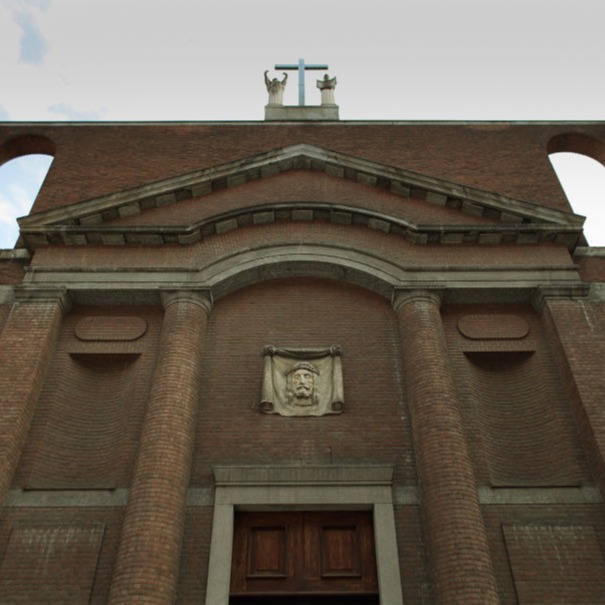 esterno della chiesa del Sacro Volto di Milano