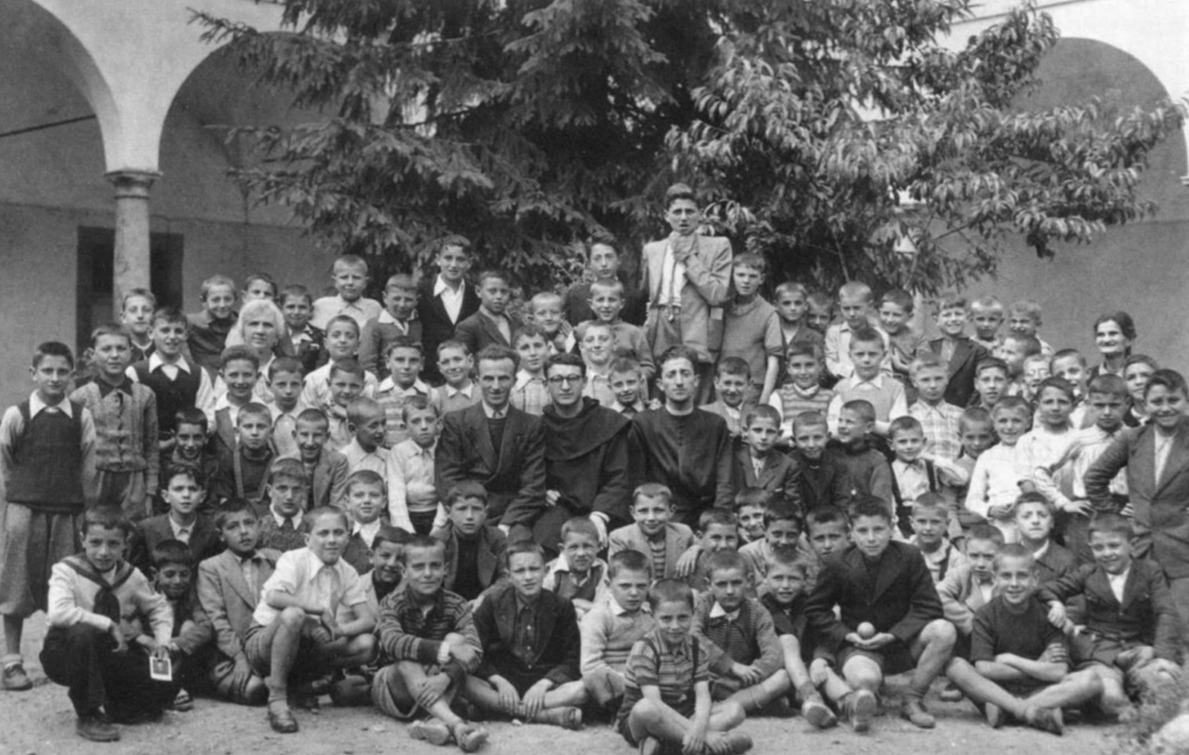 ragazzi sfollati a Serina 1943