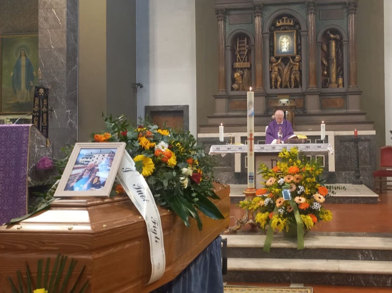 Esequie Armando Forno 